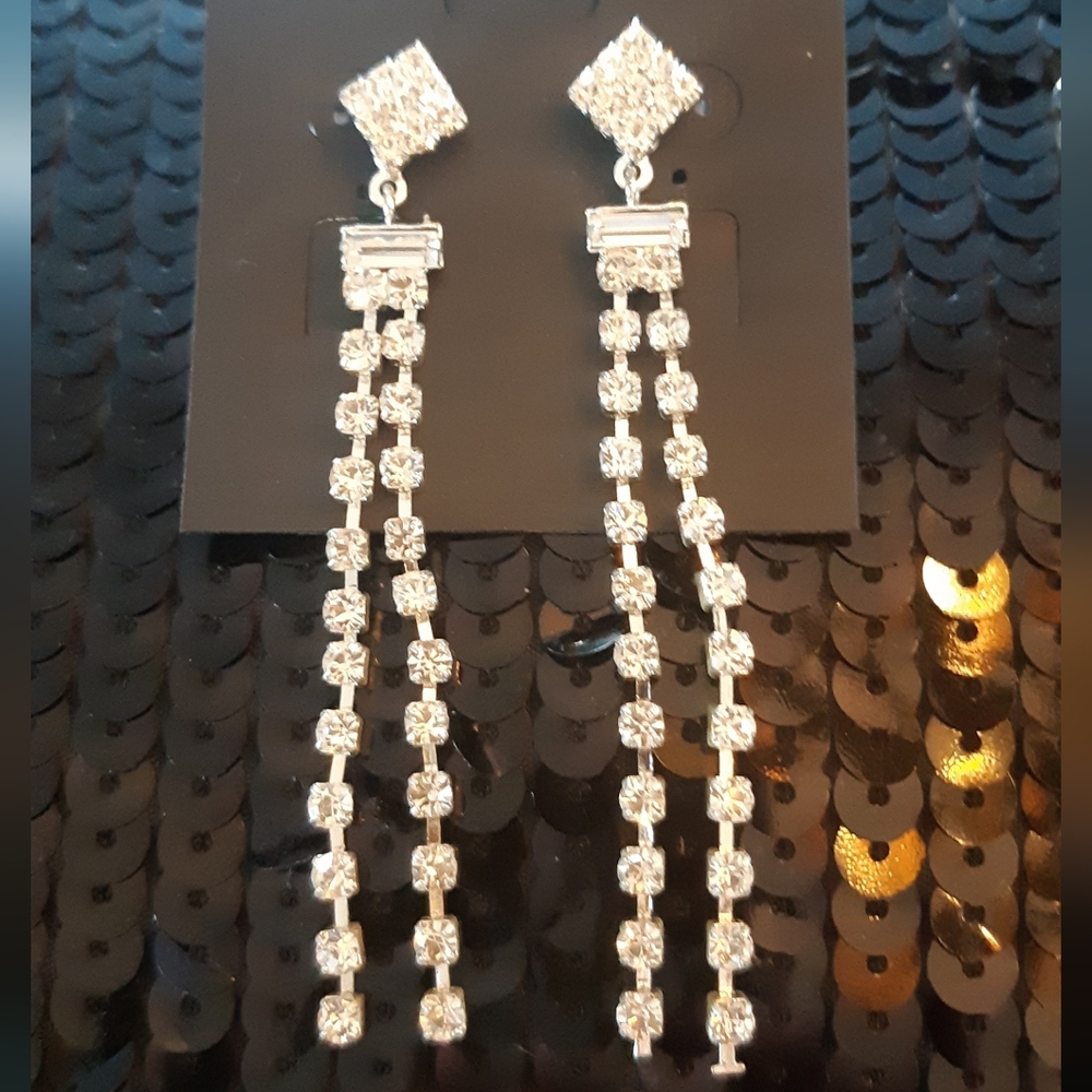 Brand New Bridal Rhinestone Sparkling Silver Dangle Earrings